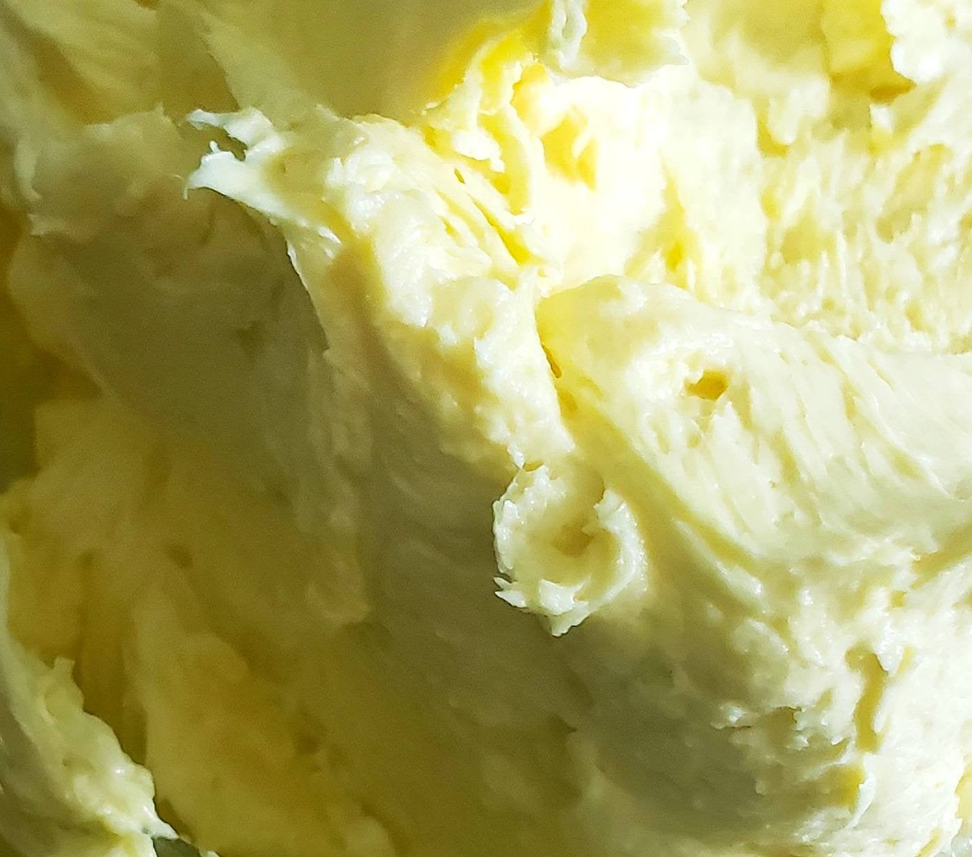 Lemon Sugar Cookie Body Butter (color varies)